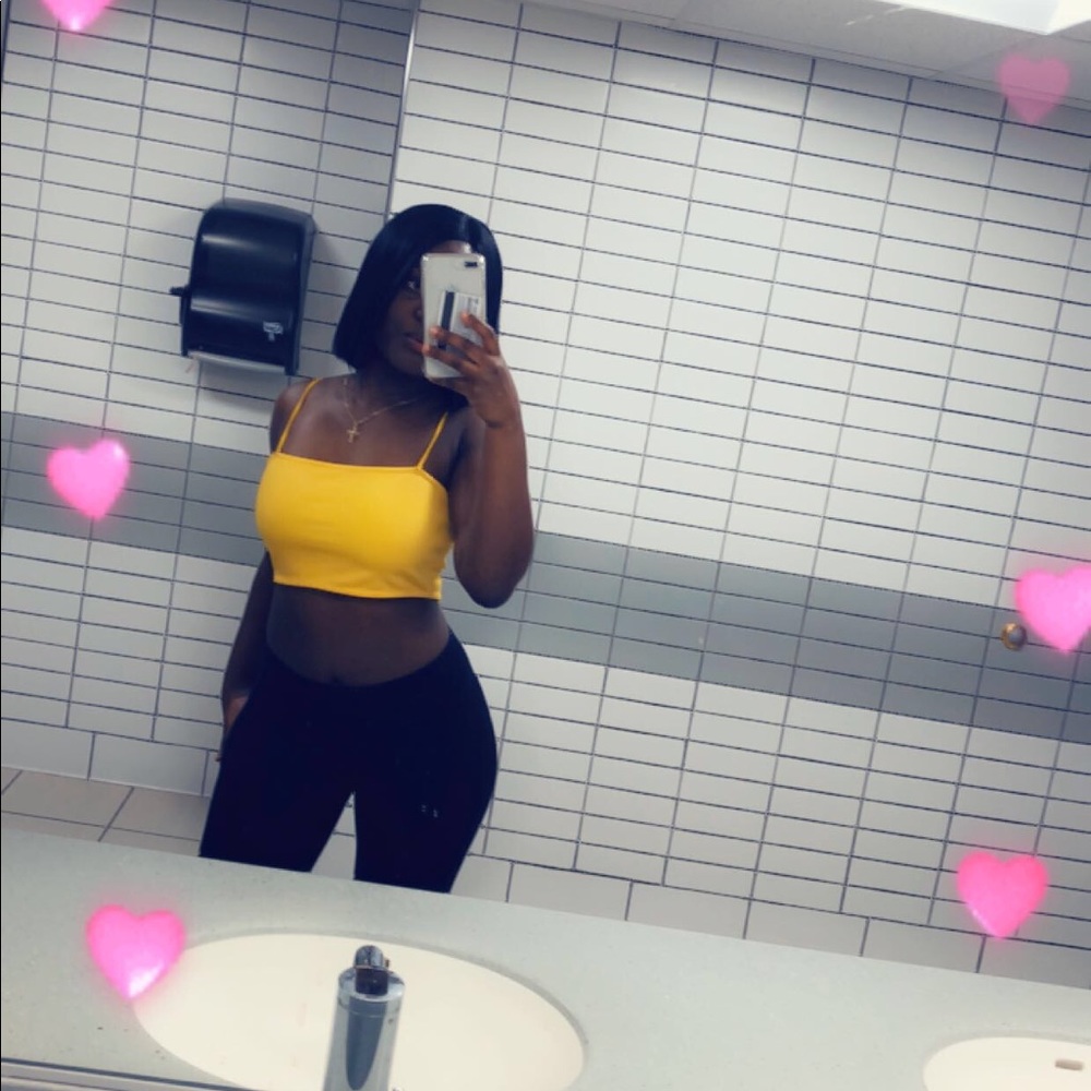 Meet your Posher, Danitta